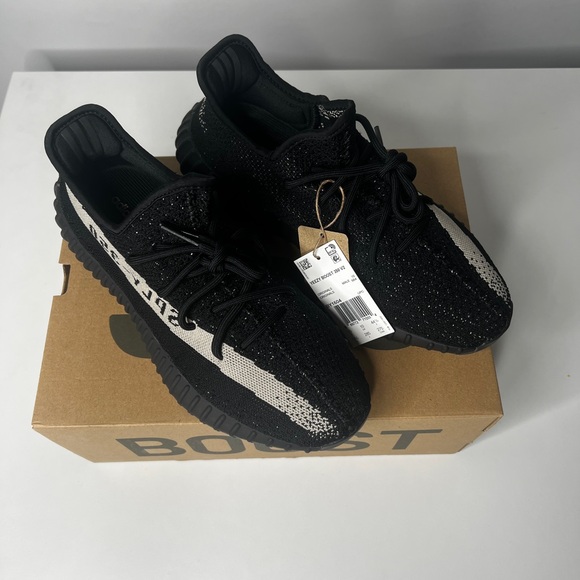 Adidas Yeezy Boost 350 V2 - Picture 6 of 7